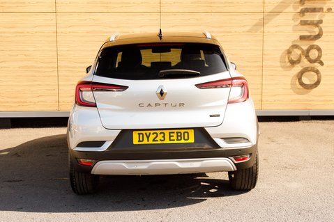 Renault Captur TECHNO E-TECH 6