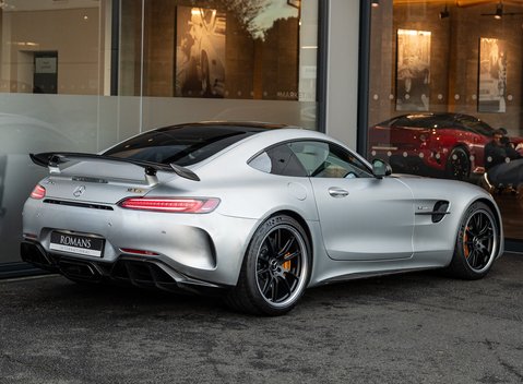 Mercedes-Benz AMG GT R 4