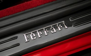 Ferrari California T HS 23