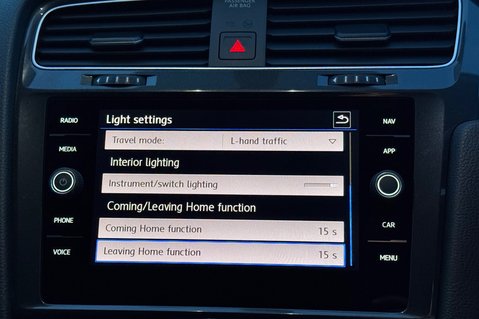 Volkswagen e-Golf E-GOLF - 12 MONTHS MOT -APPLE CAR PLAY  42
