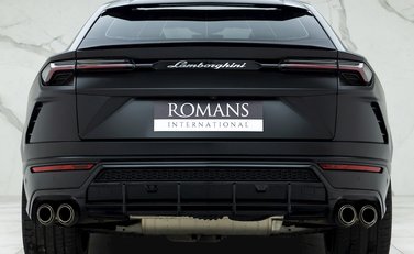 Lamborghini Urus 5