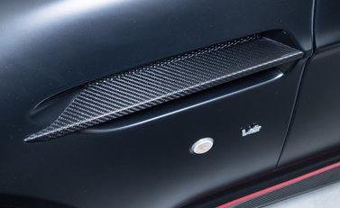 Aston Martin V12 Vantage S 36