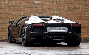 Lamborghini Aventador LP 700-4 Roadster 22