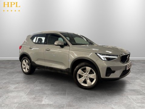 Volvo XC40 2.0 B3 MHEV Core SUV 5dr Petrol Hybrid DCT Auto Euro 6 (s/s) (163 ps) 1