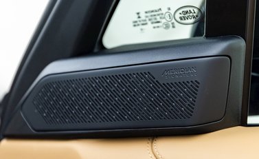 Land Rover Range Rover P530 Autobiography LWB 7 Seater 24