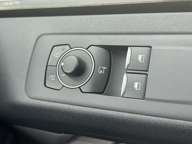 Ford Transit Custom LWB L2H1 Low Roof Limited 300 Air Con Alloys Camera Sensors EURO 6 22