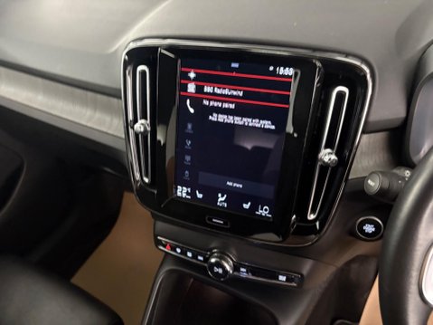 Volvo XC40 1.5h T5 Twin Engine Recharge 10.7kWh Inscription Pro Auto Euro 6 (s/s) 5dr 21