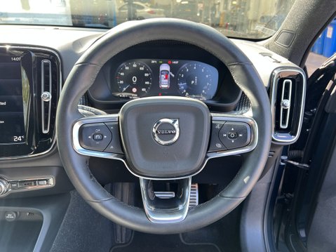 Volvo XC40 1.5 T3 R-Design SUV 5dr Petrol Auto Euro 6 (s/s) (163 ps) 20