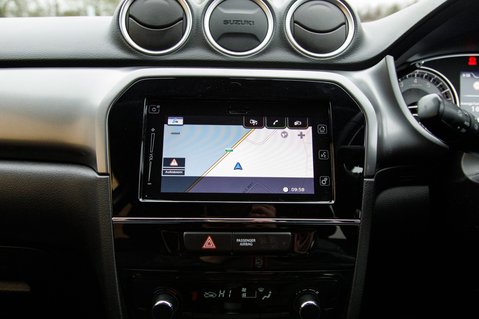 Suzuki Vitara SZ-T BOOSTERJET MHEV 24