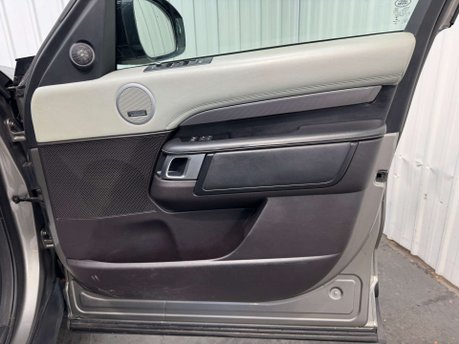 Land Rover Discovery 3.0 Discovery Luxury HSE TD6 Auto 4WD 5dr 49