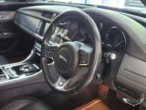 Jaguar XF 2.0i R-Sport Sportbrake Auto Euro 6 (s/s) 5dr 54