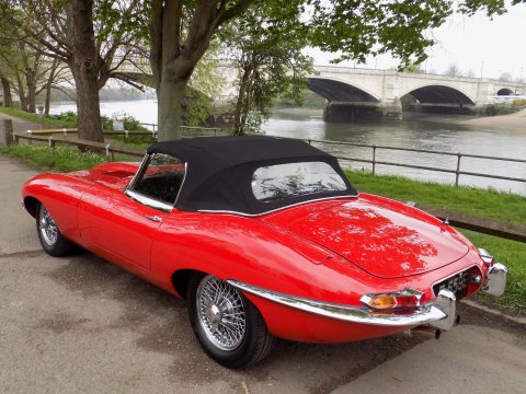Jaguar E-Type S1½ 4.2 Roadster 16