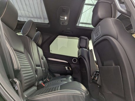 Land Rover Discovery 3.0 Discovery R-Dynamic HSE MHEV Auto 4WD 5dr 45