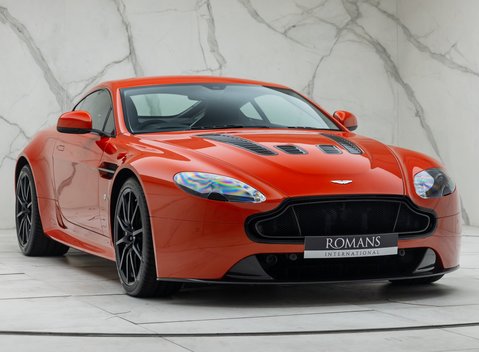 Aston Martin V12 Vantage S 9