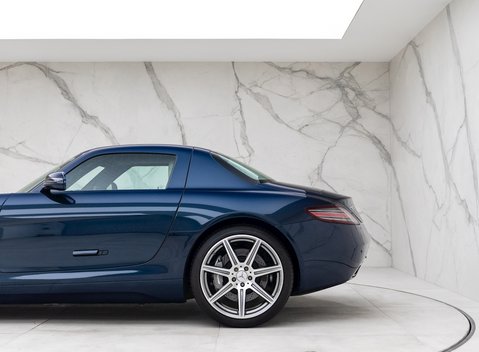 Mercedes-Benz SLS AMG 25