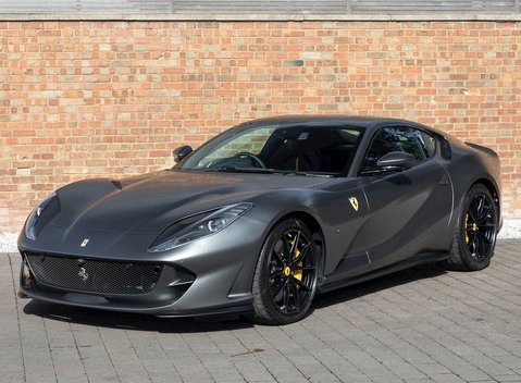 Ferrari 812 Superfast 6