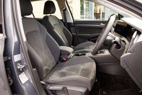 Volkswagen Golf STYLE TSI 34