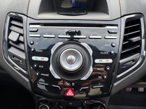 Ford Fiesta 1.6 TDCI TITANIUM X 19