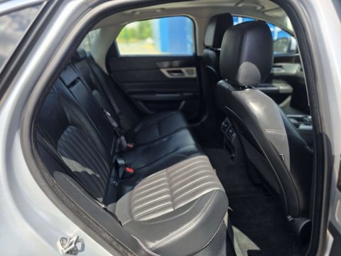 2016 Jaguar XF thumbnail 22