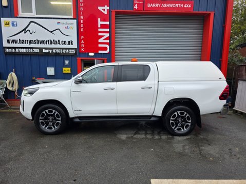 Toyota Hilux INVINCIBLE 4WD D-4D DCB 5
