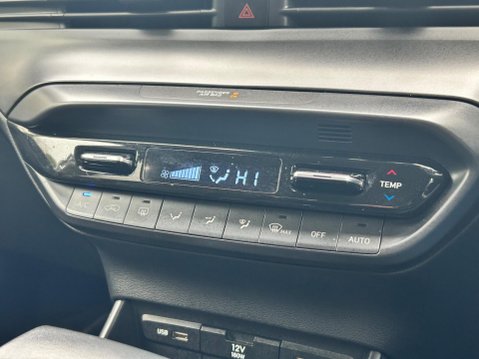 Hyundai i20 T-GDI PREMIUM MHEV 35