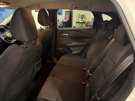 Nissan Qashqai 1.3 DIG-T MHEV N-Connecta XTRON Euro 6 (s/s) 5dr 10