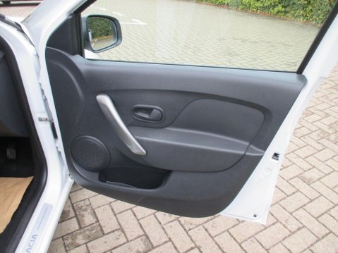 Dacia Logan 0.9 TCe Laureate Euro 6 (s/s) 5dr 42