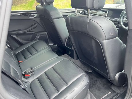 Porsche Macan 3.0 Macan S Semi-Auto 4WD 5dr 44