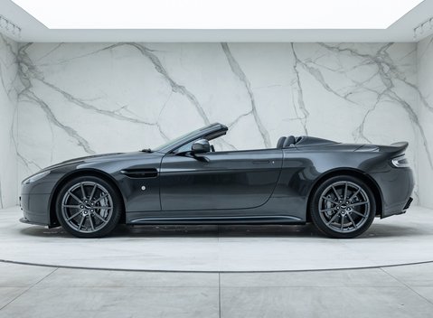 Aston Martin V12 Vantage S ROADSTER 3