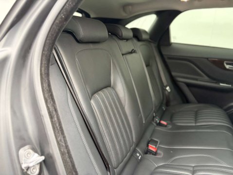 Jaguar F-Pace 2.0 F-PACE Portfolio AWD D 4WD 5dr 23