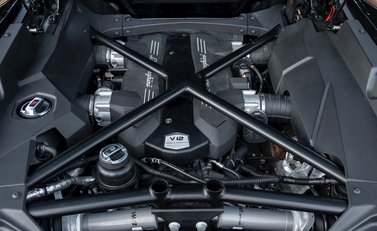 Lamborghini Aventador S LP740-4 Roadster 30