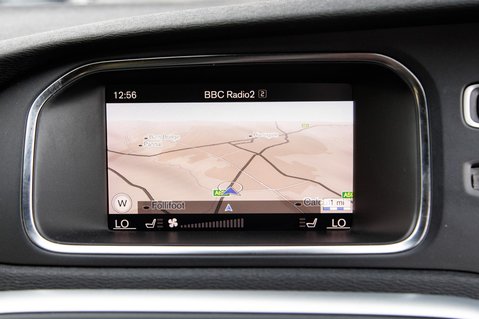 Volvo V40 T2 R-DESIGN NAV PLUS 23