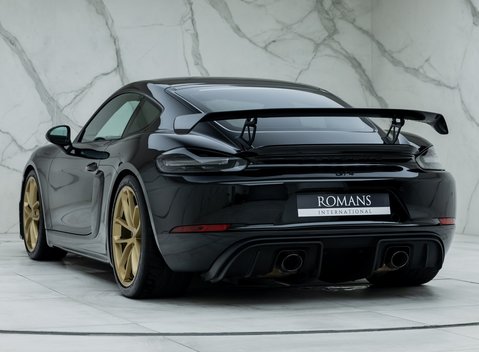 Porsche Cayman GT4 (718) 7