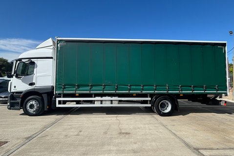 Mercedes-Benz Actros 1824L Streamspace with 8.6m Body & Tail Lift 8