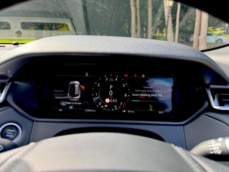 Land Rover Range Rover Velar R-DYNAMIC HSE 32