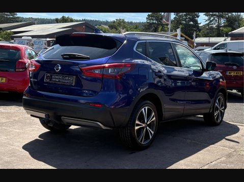 Nissan Qashqai 1.3 Qashqai N-Connecta DiG-T 5dr 7