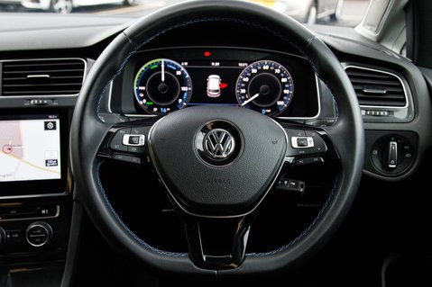 Volkswagen Golf E-GOLF 20