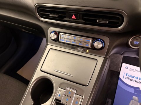Hyundai KONA 39kWh Premium Auto 5dr (10.5kW Charger) 25