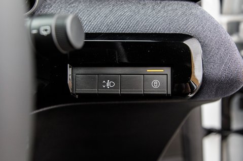 Renault 5 TECHNO E-TECH 12