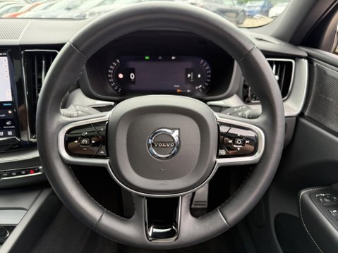 Volvo XC60 2.0 B5 MHEV R-Design SUV 5dr Petrol Hybrid Auto AWD Euro 6 (s/s) (250 ps) 34