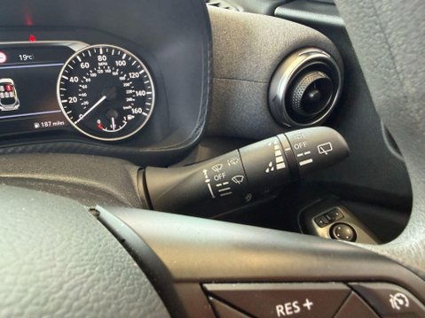 Nissan Juke 1.0 DIG-T Acenta Premium Euro 6 (s/s) 5dr 23