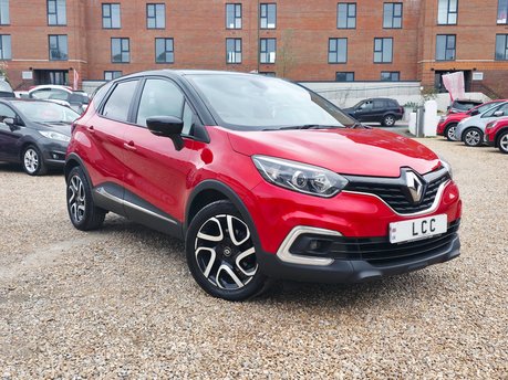 Renault Captur ICONIC TCE..AUTOMATIC..4 SERVICES.SAT NAV.,A/CON