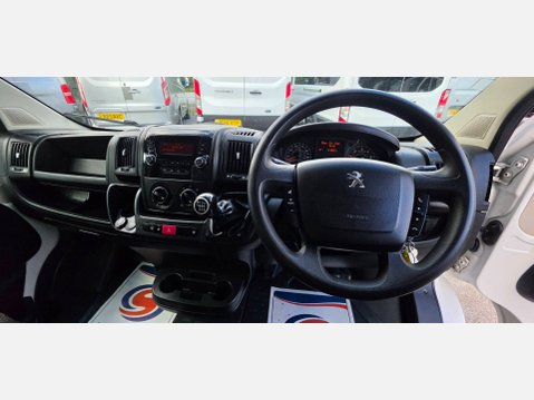 Peugeot Boxer 335 LOW LOADER LUTON 2.2 HDI 165ps EU6 9