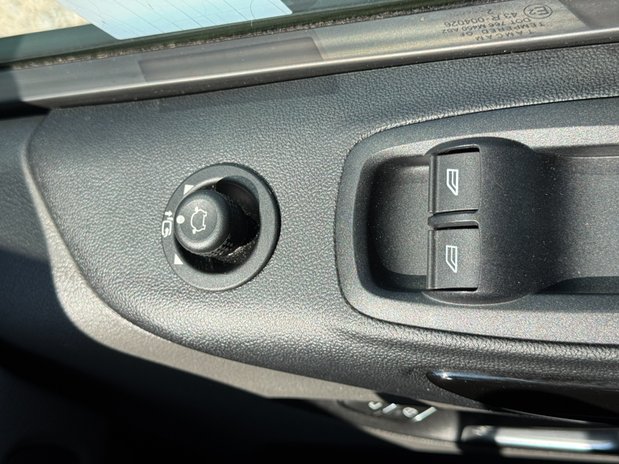 Ford Transit Custom Crew Cab AUTO SWB L1H1 Limited 320 A/C Alloys Cam Nav Sensors EURO 6 27
