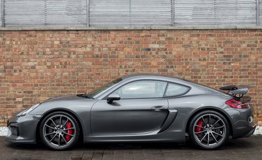 Porsche Cayman GT4 2