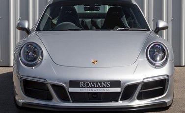 Porsche 911 Carrera GTS (991.2) 4