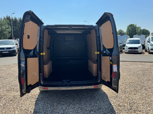 Ford Transit Custom SWB L1H1 Low Roof Limited 280 Air Con Alloys Sensors 8