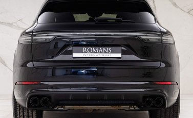 Porsche Cayenne TURBO S 23