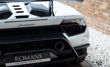 Lamborghini Huracan Spyder LP640-4 Performante 23