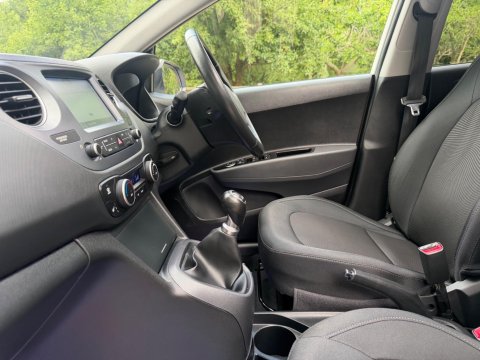 Hyundai i10 1.2 Premium SE Euro 6 5dr 44